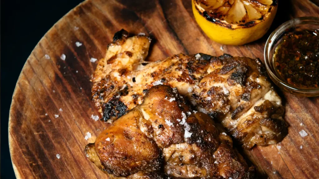 Mollejas a la brasa con limón, casquería gourmet del restaurante La Madurada steakhouse en Barcelona, Horta y Sant Andreu